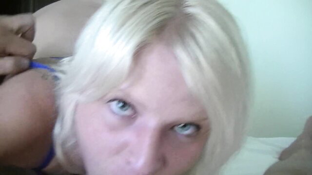 Blonde woman in blue lingerie gets fucked on vacation amateur closeup