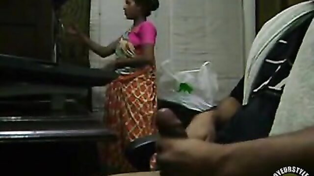 Indian woman in saree flashes tits to man holding cock in amateur video