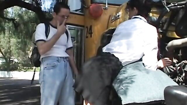 Victoria Givens school bus anal sex with driver thumbnail