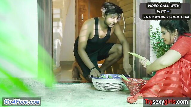 Spicy Indian mommy in red saree teases hunk on video call