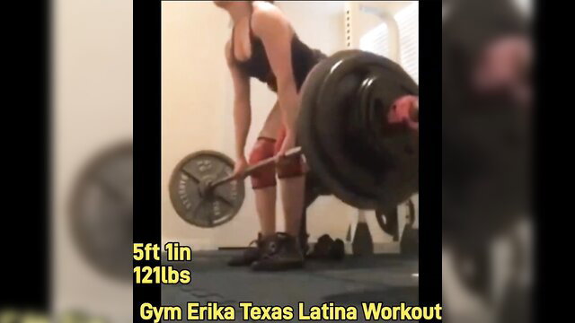 5ft1in 121lbs Erika Texas Latina deadlifting 212lbs in tight gym gear
