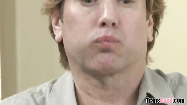 Alexa Scout closeup pout in HD trans video But u look like a woman