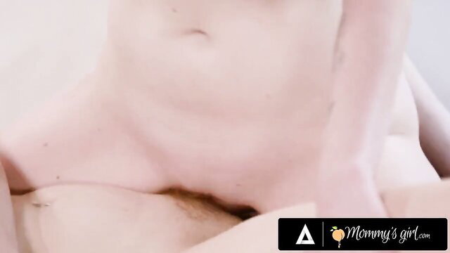 Stepmom's sexy pussylicker scissoring closeup with wet pussy