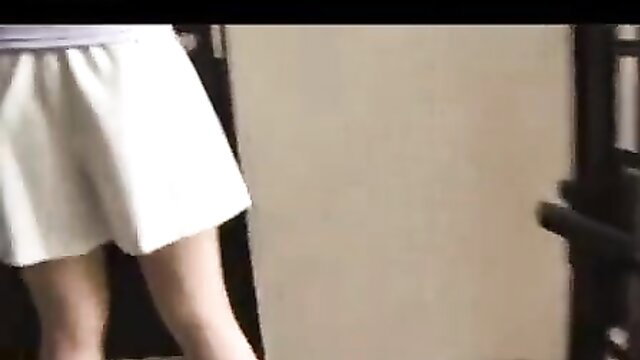 Junko Mikuni in short white pleated skirt teasing legs upskirt view