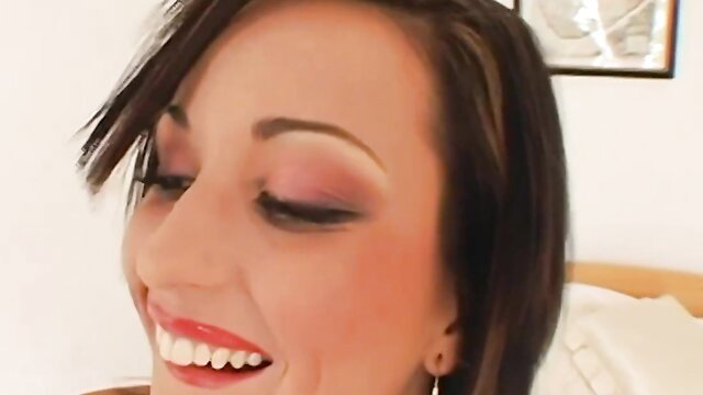 Smiling Simone Peach closeup, Lex Steele XXX studio