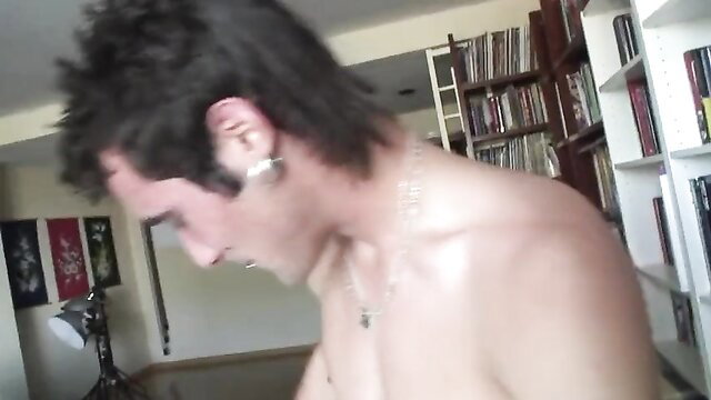 Eduardo's muscular shirtless body in Morning Sex with Susana