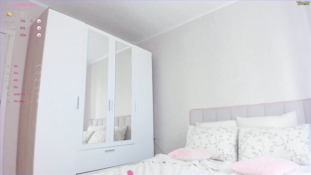 Britakiss new Chaturbate girl in pink lingerie on bed