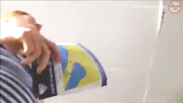 Blurry hand grabs nude woman ass in public oops nudity compilation