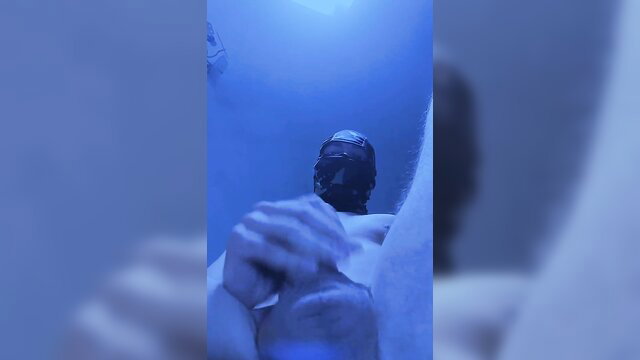 SIAMINO stroking cock underwater in mask, cumshot tease