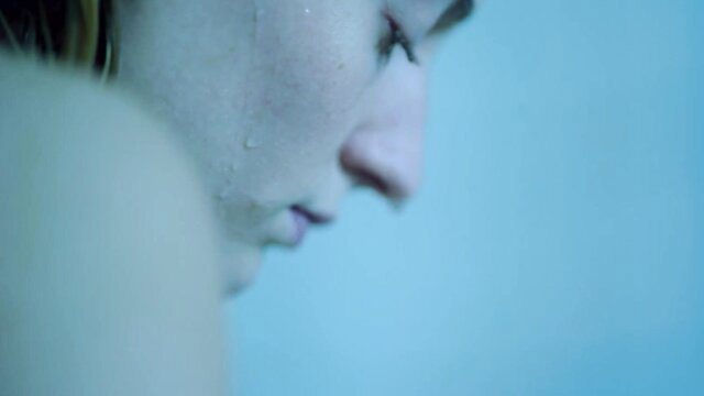 Sophie Turner closeup wet face profile in Survive s01