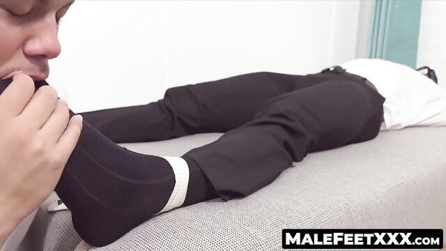 Dan Edward adores and blows Bronco's socked macho soles closeup