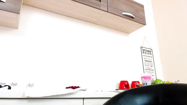 xkimoraxx milf in kitchen with red cups, fruits, feet findom tease