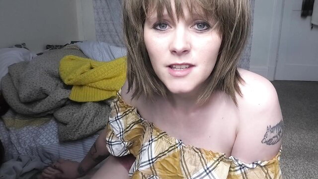 Sydney Harwin in yellow off-shoulder top, teasing voyeur style