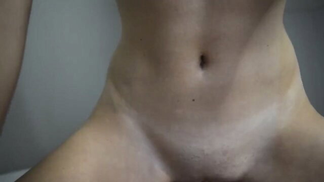 yourlittleangel closeup shaved pussy and abs in hot nude tease