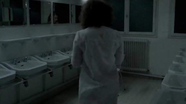 Nina Mazodier pregnant nude back view in bathroom Un grand silence 2016