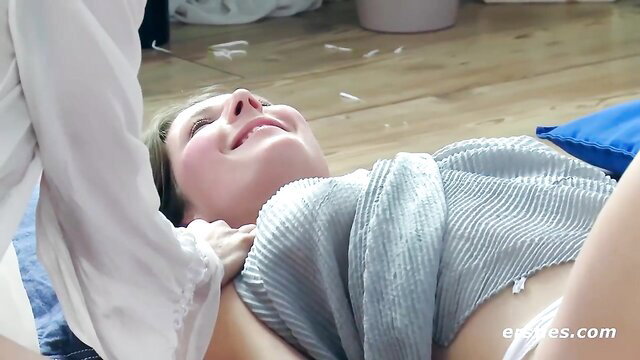 Hot amateur babe squirts in workshop, wet pussy exposed smiling