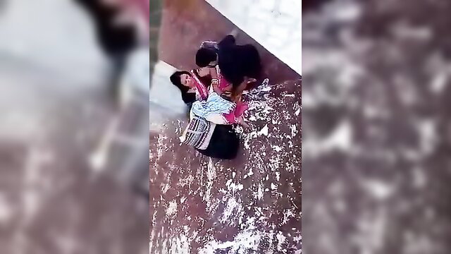 Kinky lover fingers mature Desi pussy outdoors in voyeur clip