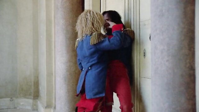 Eva Grimaldi and Tosca D'Aquino in a passionate scene