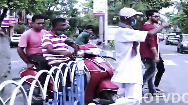 Shaadi Hui Baarbadi Episode 2 men on scooter street scene hot web series