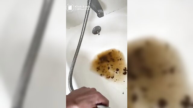 Molly Mexican shitting in bathtub, scat fetish closeup
