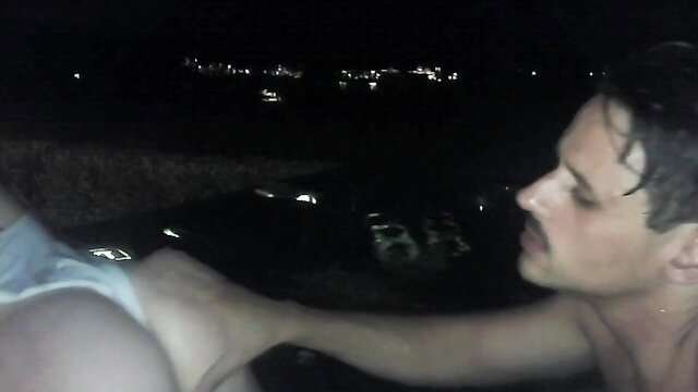 Goliathandbunny hot tub couple: muscle guy gropes Bunny's big ass