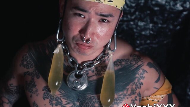 Yoshi Kawasaki douses himself with piss, drinks it in extreme fetish solo