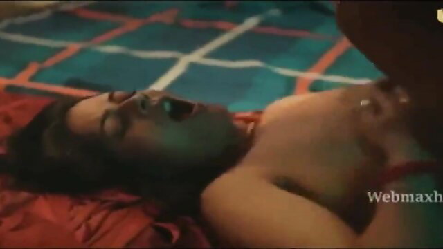 Indian babe in ecstasy, mouth open wide during intense oral sex