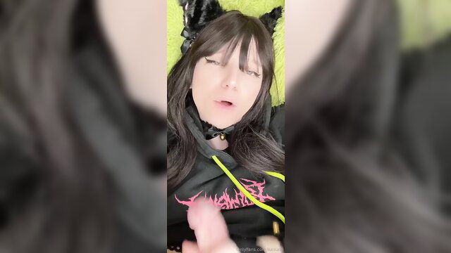 Neko Lunluns solo play fingering pussy in cat ears lingerie