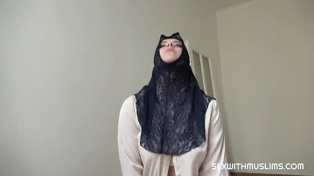 Nikky Dream tall Arab MILF in sexy black lace hijab teasing