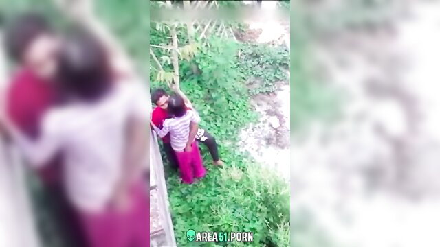 Indian couple caught fucking outdoors in garden, desi mms amateur sex
