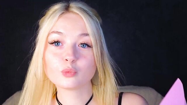 Shy 18yo blonde twinklefluff kisses closeup, natural Chaturbate tease