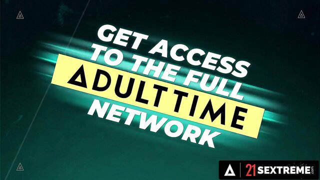 21 Sextreme Hot Blondes Cayla Lyons Nesty Fisting Preview