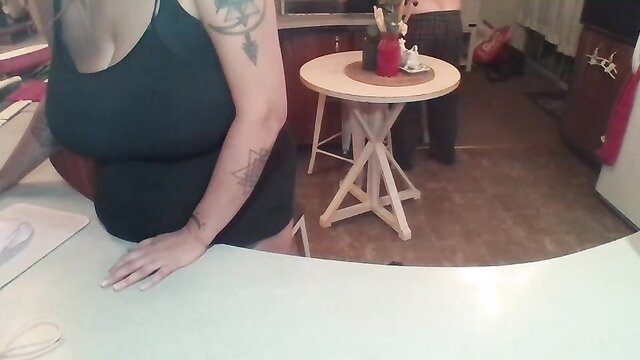 Bigtittyboatboo curvy milf in tight green tank top, big cleavage & tattoos