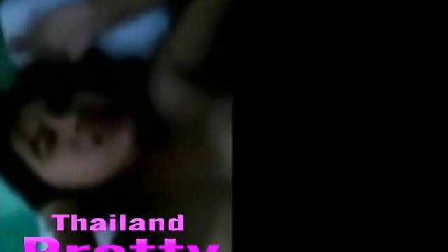 Blurry Thai high school girl fucking boyfriend amateur video