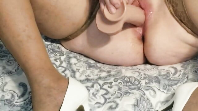 Chubby GILF masturbating solo with dildo, closeup pussy play