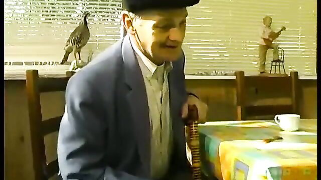 Old man voyeur with peacock in Papy Voyeur Vol 13 scene 2