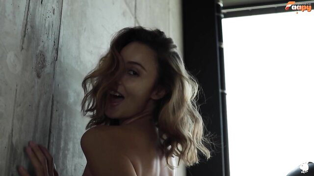 Calypso Muse topless, stripping white outfit, sexy poses