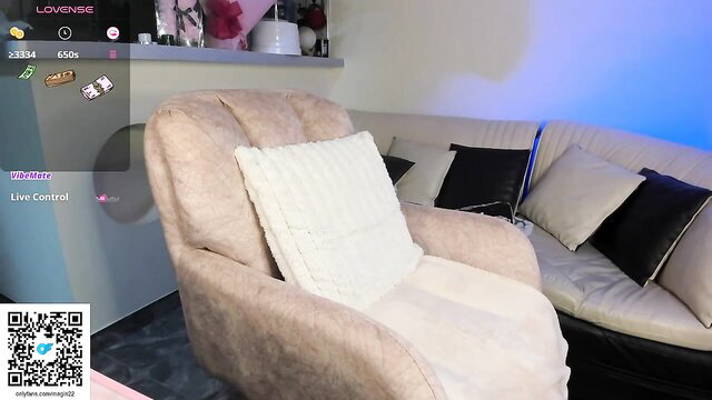 miss_ginebra_1 Chaturbate live masturbation in cozy room