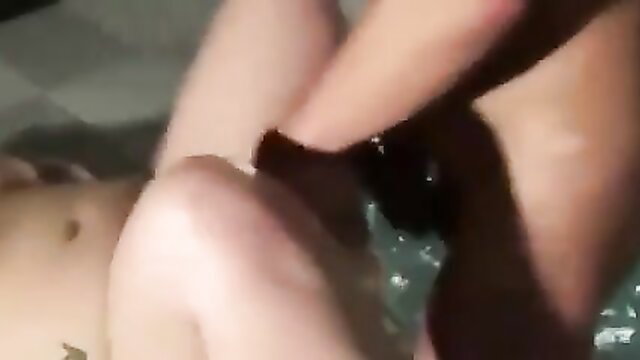 Spanish BBW in steamy threesome, fingering wet pussy closeup