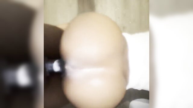 Blurry closeup of pale FTM ass and pussy from behind in amateur vid