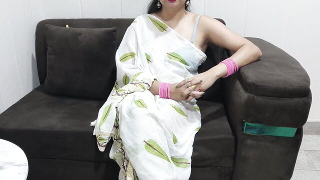 Indian stepmom in white saree with huge tits poses seductively