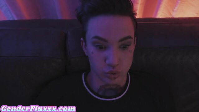 21yo petite lez amateur with makeup licked by curvy bigass GF