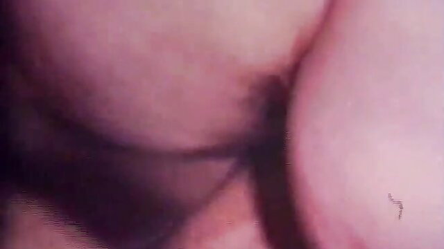 Retro XXX Debbie closeup pussy and ass in Pretty Girls 083