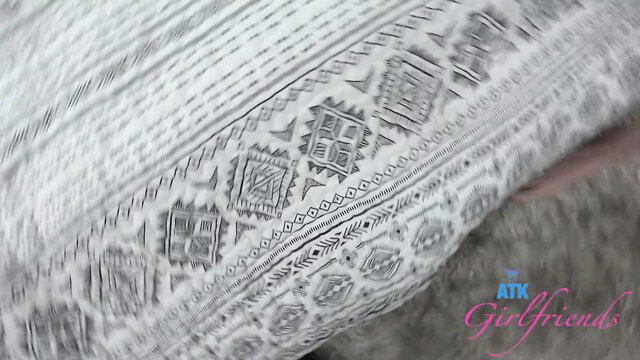 Old man fucks young girl's neat pussy for rent closeup