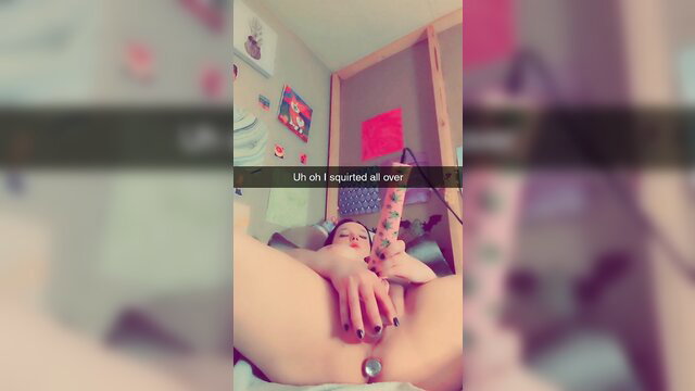 Amateur solo girl squirts all over huge dildo in bed