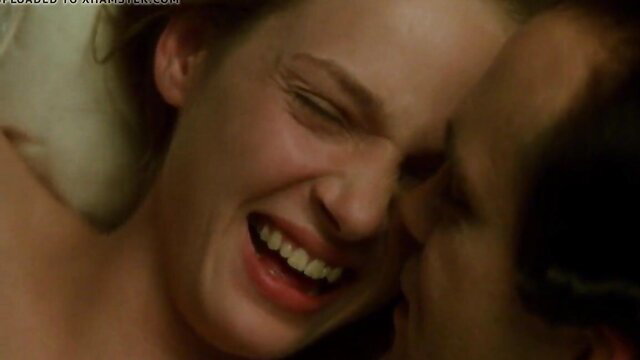 Uma Thurman nude kissing passionately in Dangerous Liaisons 1988