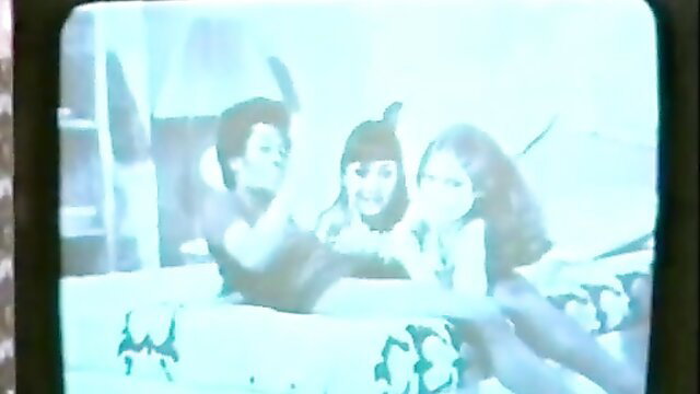 Vintage Pussycat 482 T.V. Surprise: three 70s babes in bed threesome tease