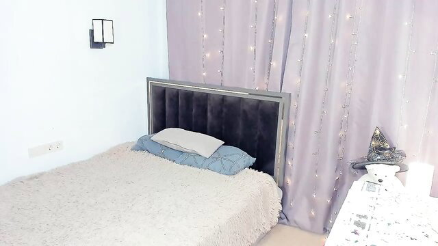 Moonperedz shy 18yo teen camgirl in bed, big boobs implied