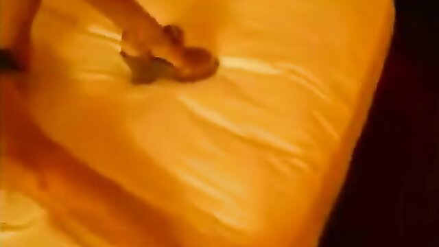 Desi Punjabi bhabhi rubbing pussy on bed in hot devar scandal MMS