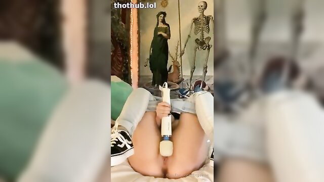 Bigtittygothegg spreads legs for white vibrator on pussy closeup